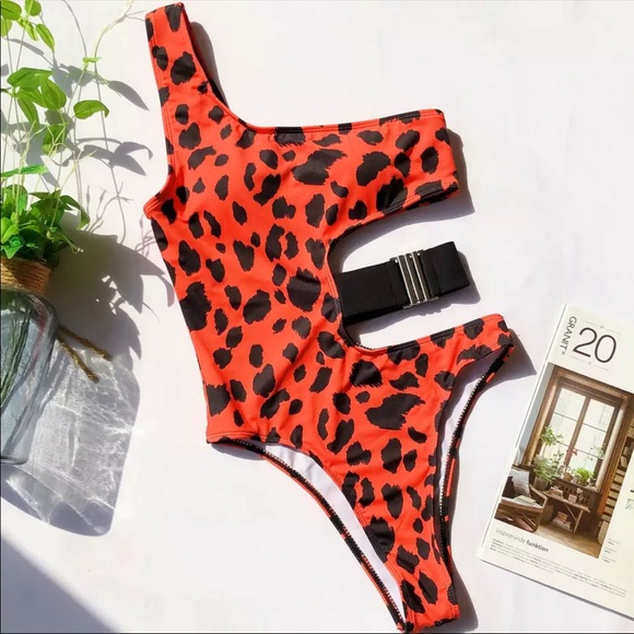 Size S ❗️Animal print One piece swimsuit - Picture 2 of 7